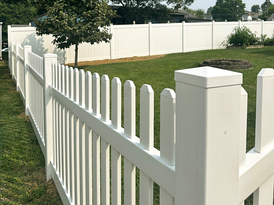 West Virginia Vinyl fence company in the West Virginia area.