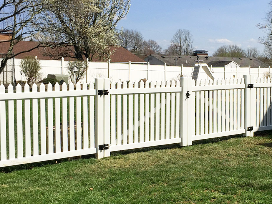 Vinyl and PVC fencing benefits in West Virginia