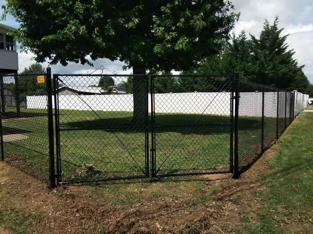 Commercial Color Coated-Chain-Link Fence Installation